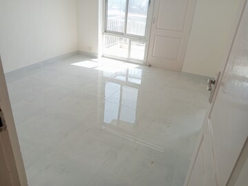 Room in 4 BHK Apartment at JMD Gardens, Sector 33 – for Rent