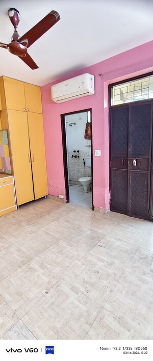 Room in 2 BHK Apartment at Alok Vihar, Sector 50 – for Rent