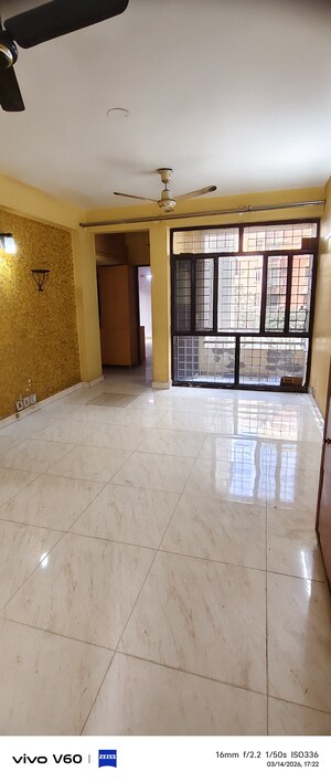 Room in 2 BHK Apartment at Alok Vihar, Sector 50 – for Rent