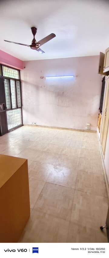 Room in 2 BHK Apartment at Alok Vihar, Sector 50 – for Rent