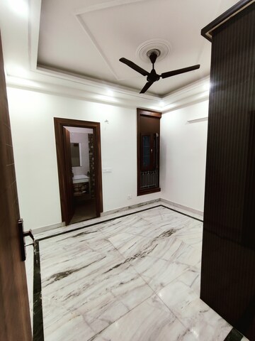 Room in 2 BHK Apartment at Gaurs Galaxy, Vaishali Sector 5 – for Rent