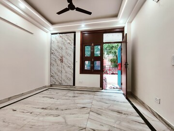 Room in 2 BHK Apartment at Gaurs Galaxy, Vaishali Sector 5 – for Rent