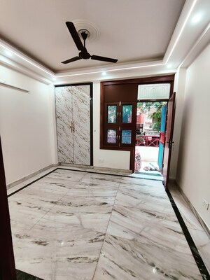 Room in 2 BHK Apartment at Gaurs Galaxy, Vaishali Sector 5 – for Rent