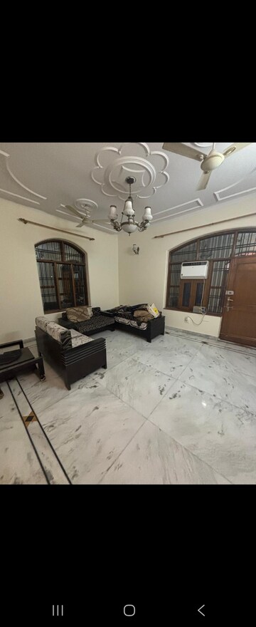 Living Room in 5 BHK Builder Floor at Sector 28 – for Rent