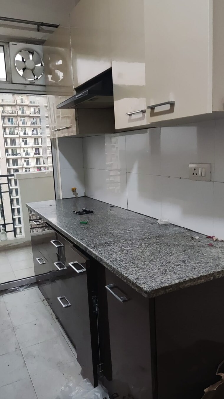 Kitchen, kabra-tiara 2 Bedroom 800 Sq.Ft. Apartment In Malad East Mumbai 10127257