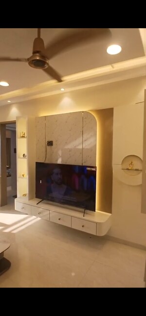 Furnished Amenities in 2 BHK Apartment at Platinum Life, Andheri West – for Rent