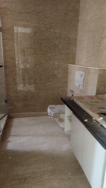 Bathroom in 3 BHK Apartment at Ambience Tiverton, Sector 50 – for Sale