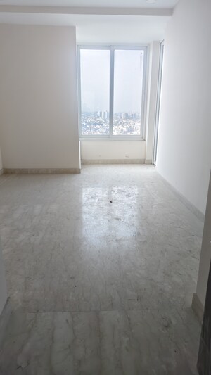 Room in 3 BHK Apartment at Ambience Tiverton, Sector 50 – for Sale