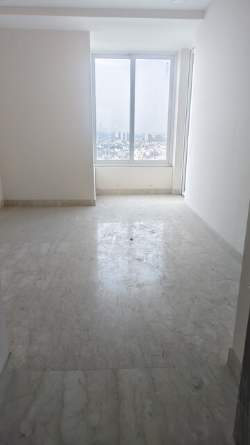 Room in 3 BHK Apartment at Ambience Tiverton, Sector 50 – for Sale