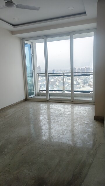 Room in 3 BHK Apartment at Ambience Tiverton, Sector 50 – for Sale