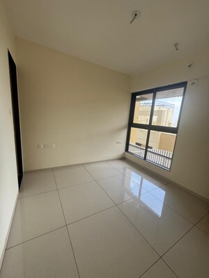 Room in 2 BHK Apartment at Sheth Auris Bliss, Malad West – for Sale