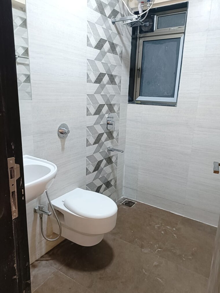 Bathroom, shiv-shakti-tower-28 2 Bedroom 619 Sq.Ft. Apartment In Malad East Mumbai 10127355
