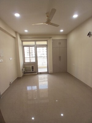 Room in 3.5 BHK Apartment at Dwarka – for Sale