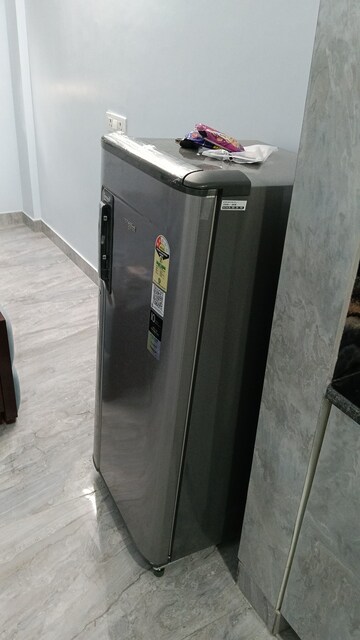 Building Lobby in 1 RK Apartment at Unitech Uniworld Gardens, Sector 47 – for Rent