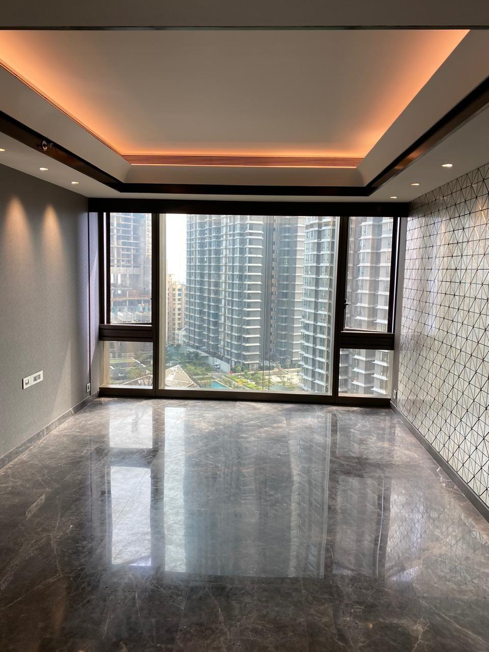 4 BHK + Servant Room Apartment For Rent in Lodha Trump Tower