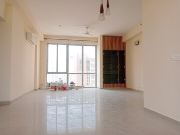 Room in 3.5 BHK Apartment at Unitech Uniworld Gardens, Sector 47 – for Rent