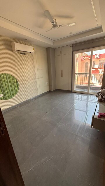 Room in 2 BHK Builder Floor at Ansal Plaza Sector-23, Sector 23 – for Rent