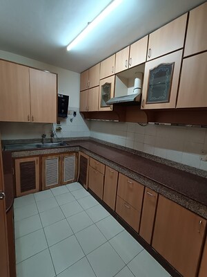 Kitchen in 2 BHK Apartment at DLF Regency Park I, Dlf Phase iv – for Rent