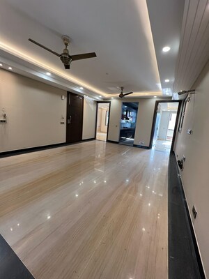 Room in 2 BHK Builder Floor at Ansal Plaza Sector-23, Sector 23 – for Rent