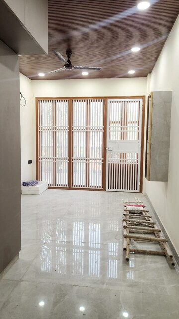 Room in 3 BHK Builder Floor at Rajouri Garden – for Rent