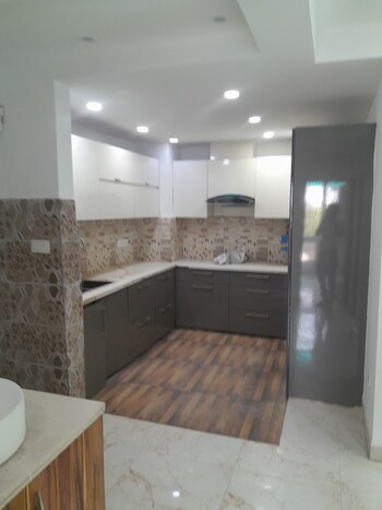 3 BHK Flat for Sale in Milan Vihar, Delhi