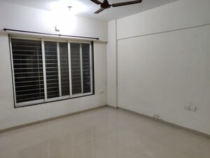 Room in 4 BHK Apartment at Mantra 99 Riverfront, Baner – for Rent