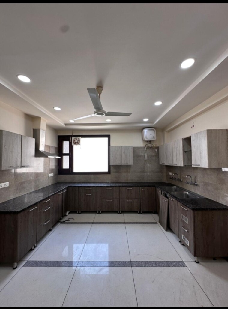 Kitchen, sector 8 5 Bedroom 9000 Sq.Ft. Builder Floor In Sector 8 Chandigarh 10133801
