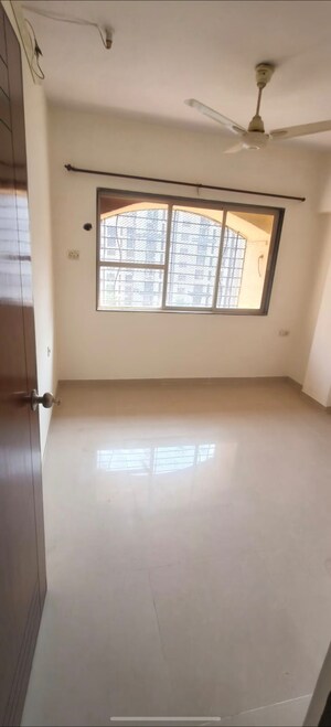 Room in 2 BHK Apartment at Bhoomi Park, Malad West – for Rent