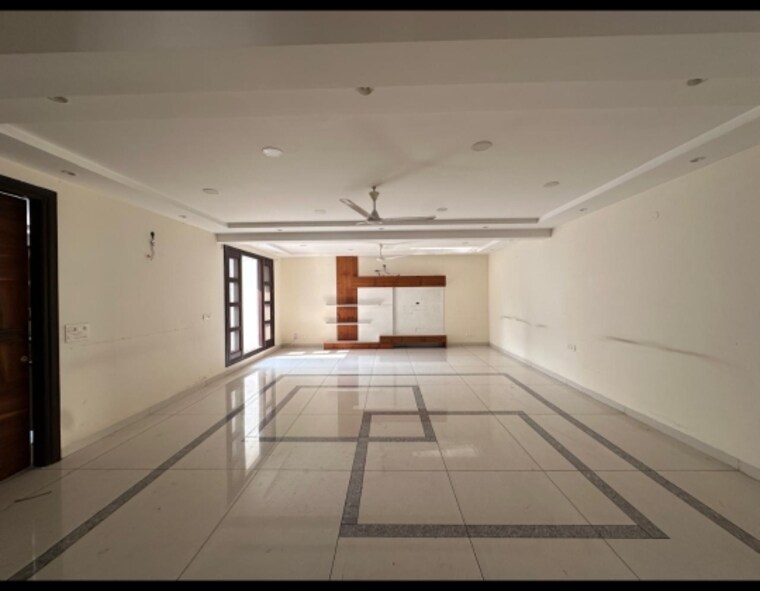 undefined, sector 8 5 Bedroom 9000 Sq.Ft. Builder Floor In Sector 8 Chandigarh 10133801