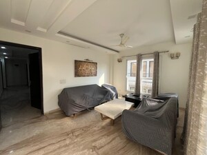 Living Room in 4 BHK Builder Floor at Unitech South City II, Sector 50 – for Rent