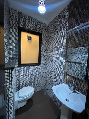 Bathroom in 4 BHK Builder Floor at Unitech South City II, Sector 50 – for Rent