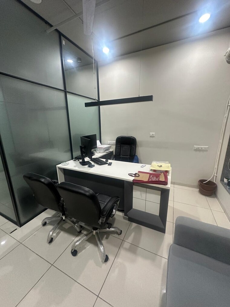 Team Area, navrangpura Commercial Office Space 720 Sq.Ft. In Navrangpura Ahmedabad 10133797