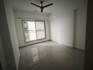 Room in 2 BHK Apartment at Vaibhav Queens Park, Chembur – for Rent