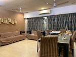 3 BHK 173 Sq.Yd. Builder Floor in Khar West