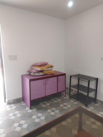 1 BHK Flat for Rent in Sarita Vihar, Delhi