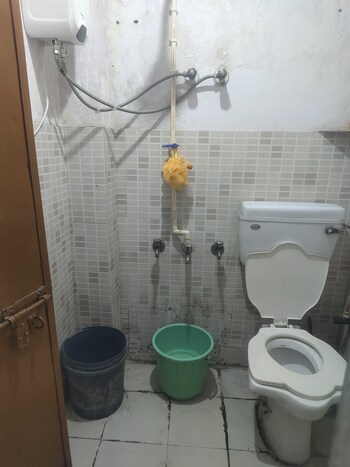 1 RK Flat for Rent in Sarita Vihar, Delhi
