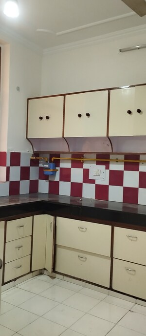Kitchen in 3 BHK Builder Floor at Sector 39 – for Rent