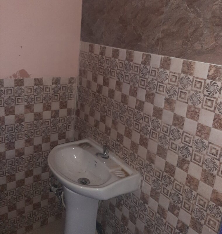 Bathroom, sgm nagar 2 Bedroom 55 Sq.Yd. Independent House In Sgm Nagar Faridabad 10155337