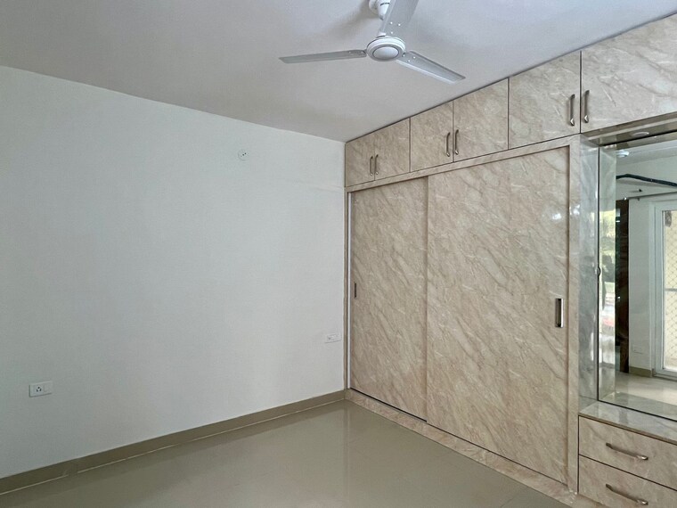 Room, amolik-residency 2 Bedroom 120 Sq.Yd. Builder Floor In Sector 86 Faridabad 10155444