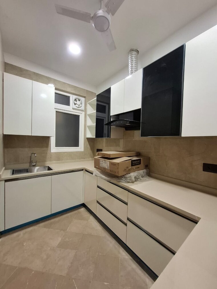 Kitchen, chittaranjan park 3 Bedroom 1440 Sq.Ft. Builder Floor In Chittaranjan Park Delhi 10156227