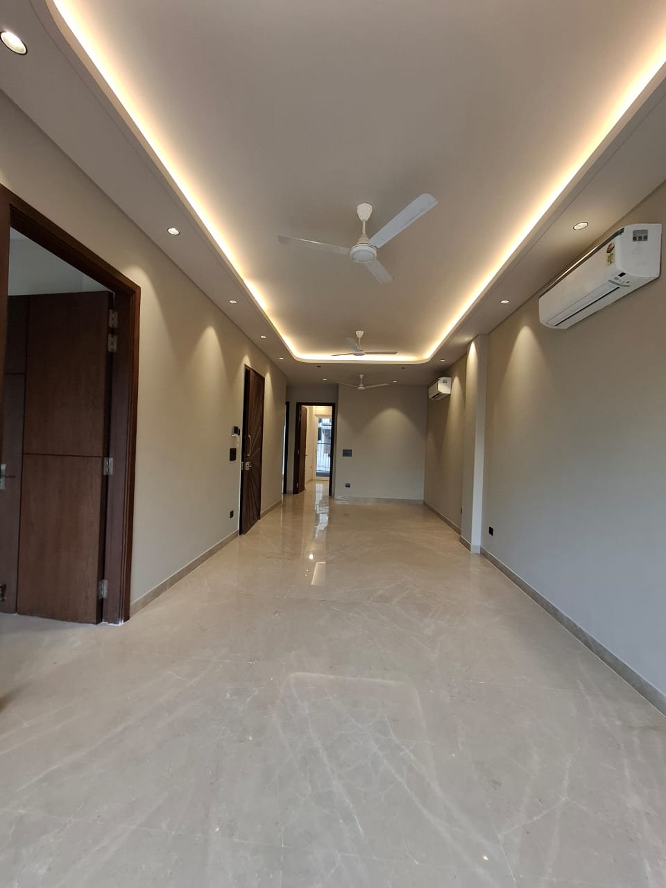3 BHK + Servant Room Builder Floor For Rent in Chittaranjan Park