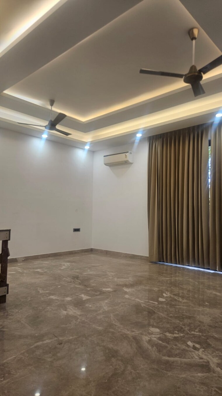 Room, vasant kunj 5 Bedroom 90000 Sq.Ft. Independent House In Vasant Kunj Delhi 10156228