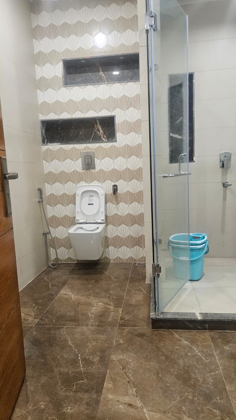 Bathroom, vasant kunj 5 Bedroom 90000 Sq.Ft. Independent House In Vasant Kunj Delhi 10156228