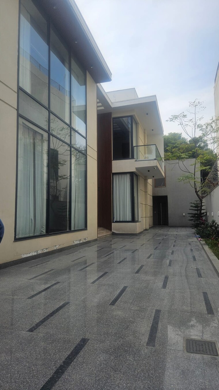 Exterior View, vasant kunj 5 Bedroom 90000 Sq.Ft. Independent House In Vasant Kunj Delhi 10156228