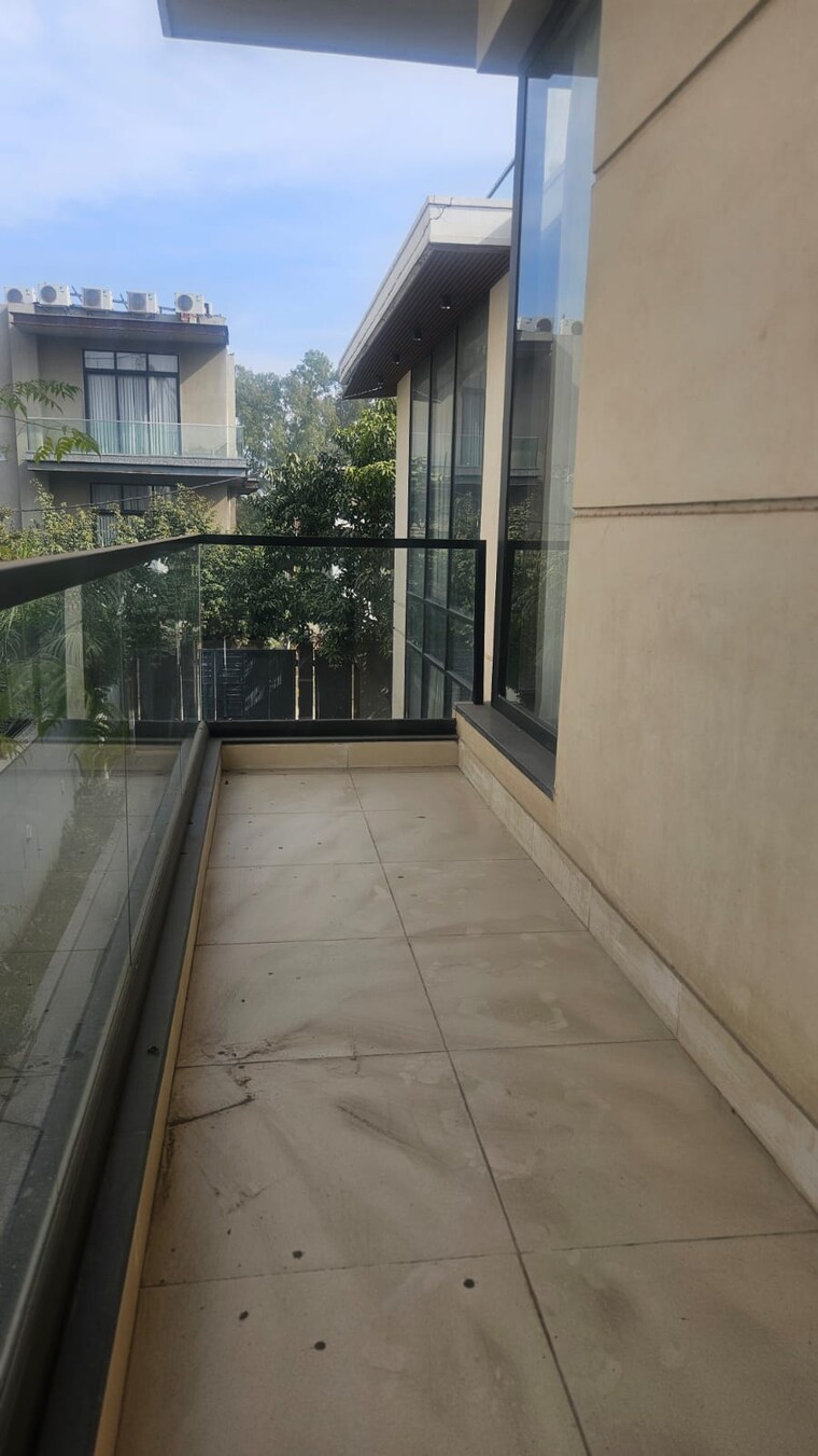 Balcony, vasant kunj 5 Bedroom 90000 Sq.Ft. Independent House In Vasant Kunj Delhi 10156228