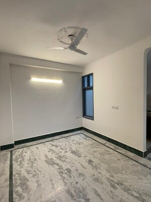 Room in 1 BHK Builder Floor at Saket – for Rent