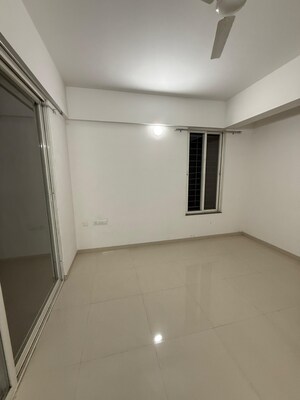 Room in 3 BHK Apartment at Kharadi – for Rent
