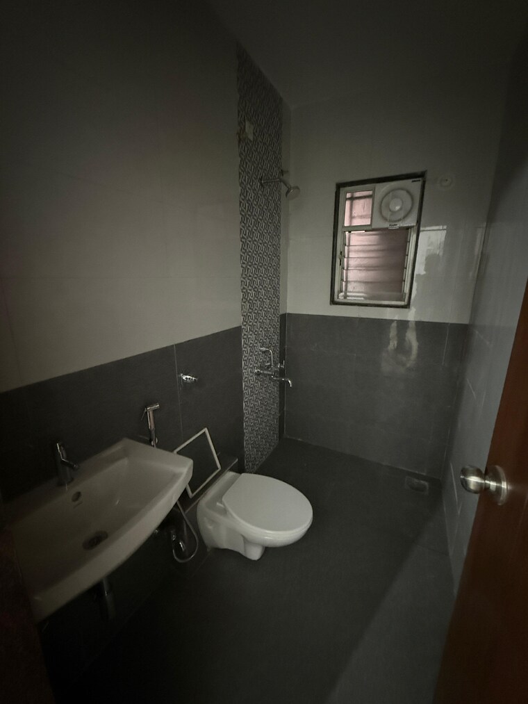 Bathroom, kharadi 3 Bedroom 1600 Sq.Ft. Apartment In Kharadi Pune 10156231