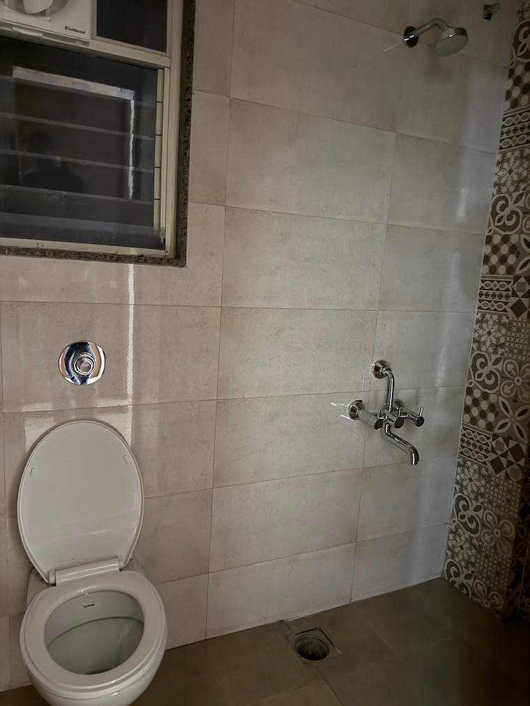 Bathroom, kharadi 3 Bedroom 1600 Sq.Ft. Apartment In Kharadi Pune 10156231