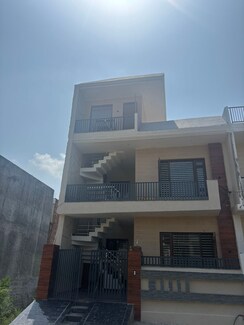 4 BHK + Pooja Room,Servant Room,Study Room,Extra Room Independent House For Sale in Sector 123